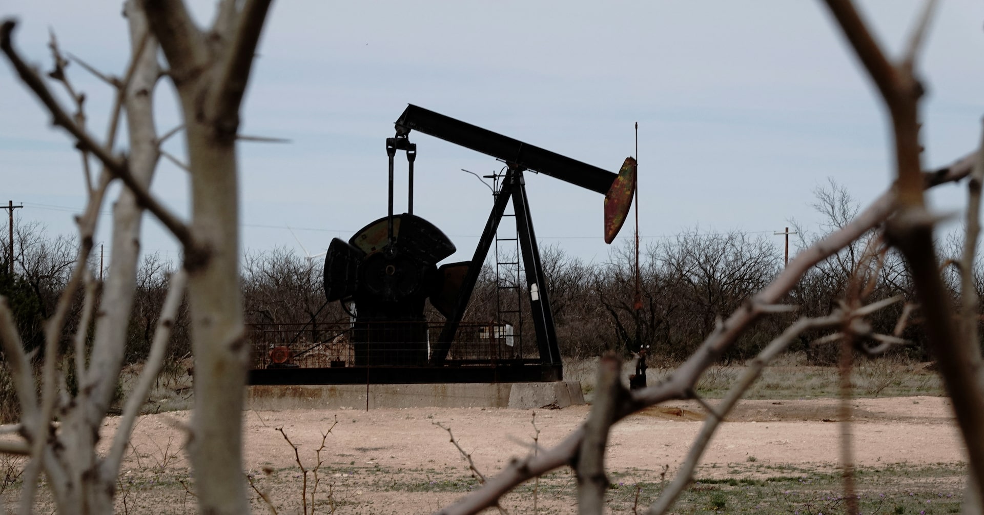 EIA Predicts Oil Prices Under Pressure from Oversupply in 2025-2026