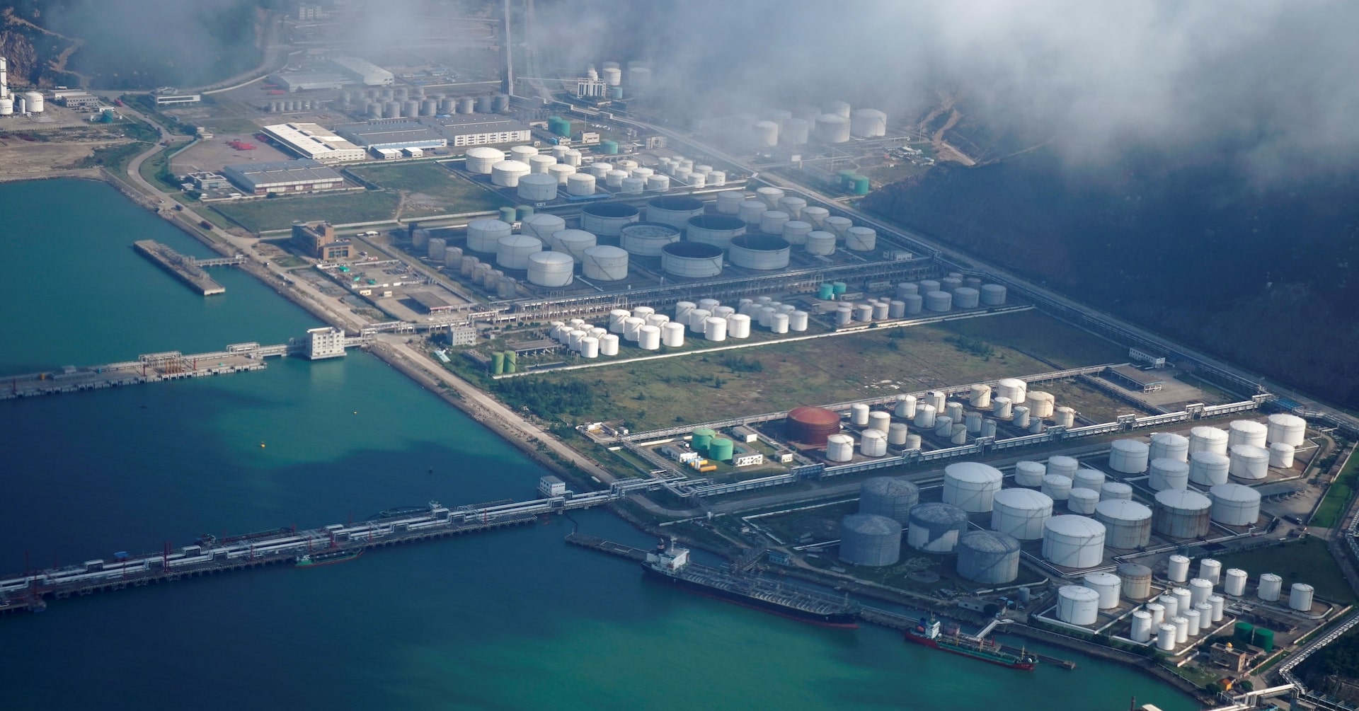 Oil Prices Stabilize Following Recent Volatility Amid Supply Concerns