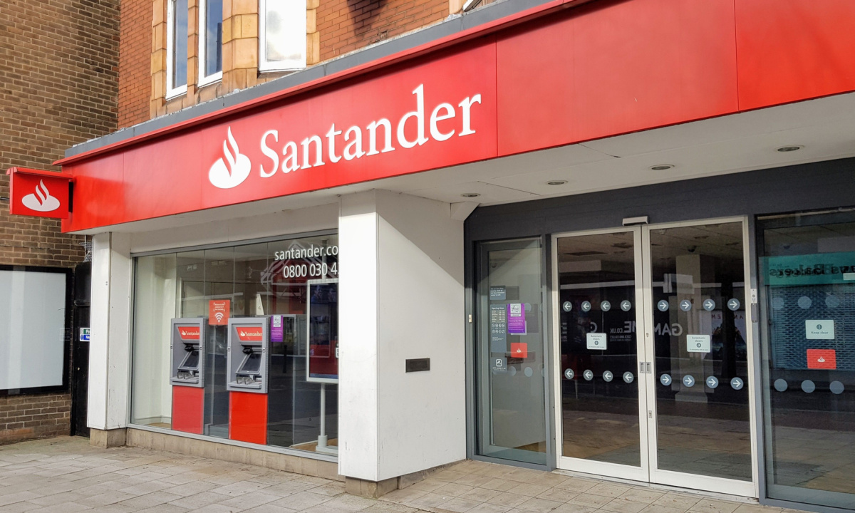 Santander Cuts Jobs Amid Digital Banking Evolution