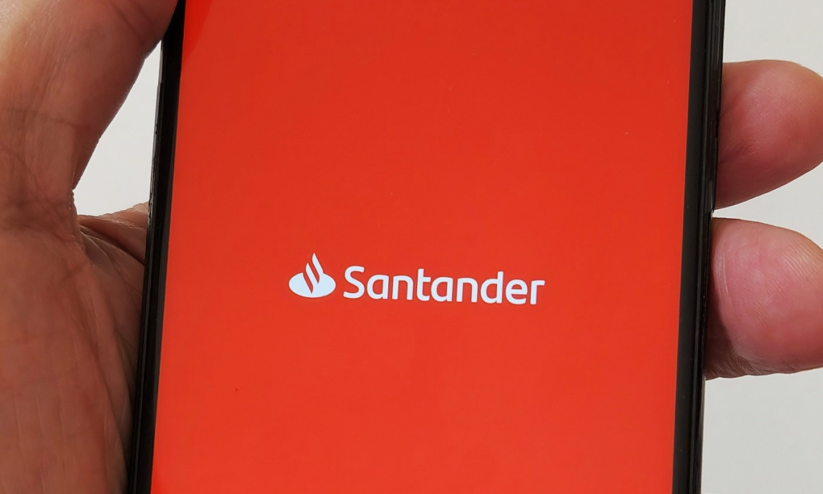 Santander Doubles Down on U.S. Digital Banking Despite Industry Skepticism