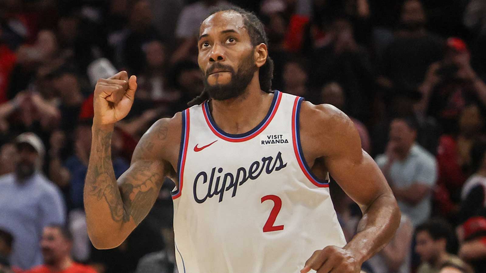 Kawhi Leonard's future clouds an uncertain Clippers summer