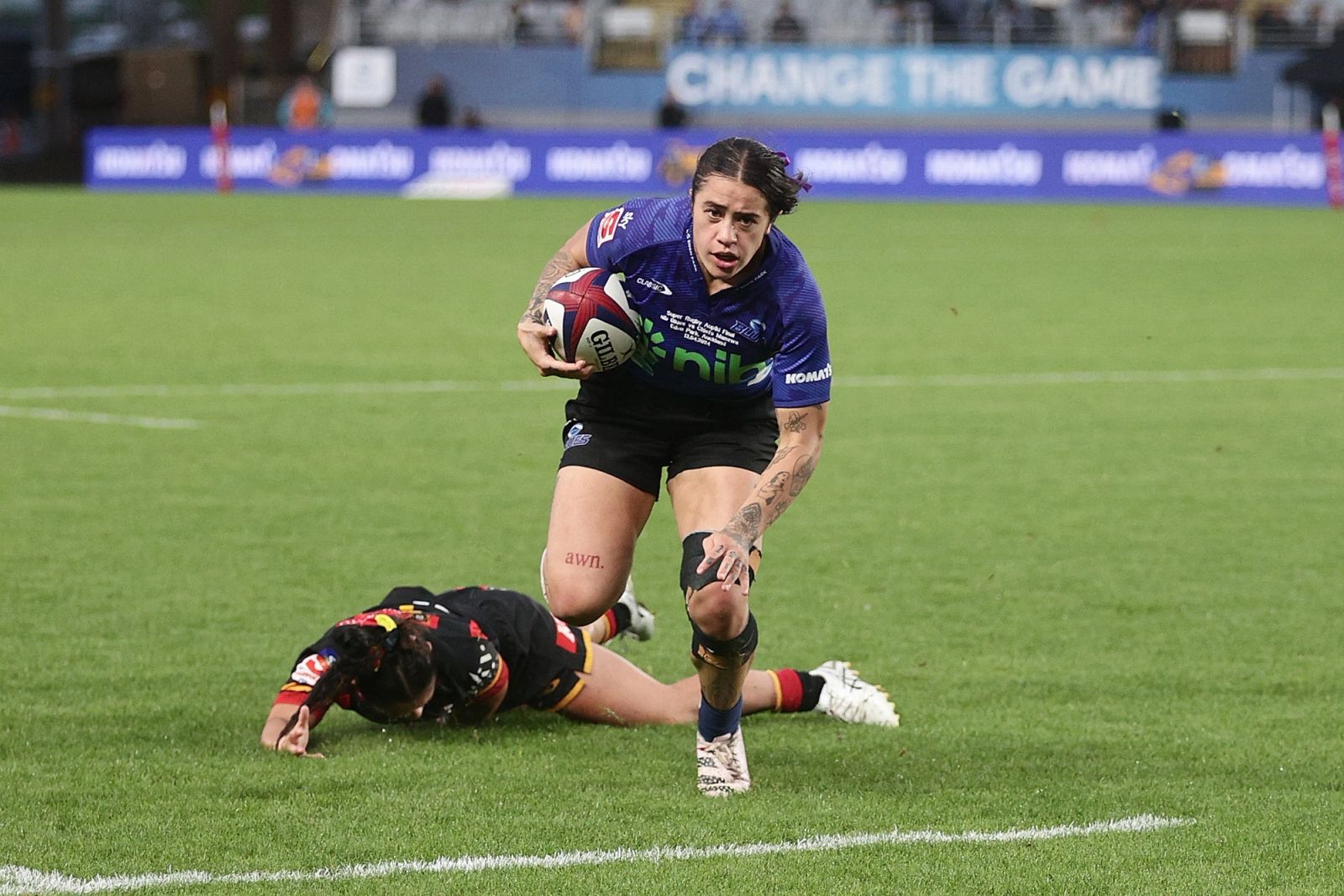 Blues Hold Off Waratahs Fightback to Retain Trans-Tasman Crown